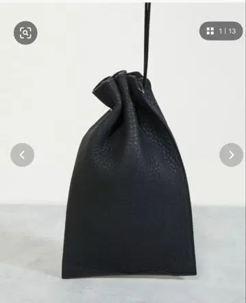 ITTI HERRIE KINCHAKU POUCH 블랙