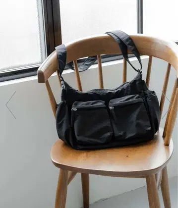 GLOBAL WORK 발수 라이트 7 포켓 숄더 126873 블랙