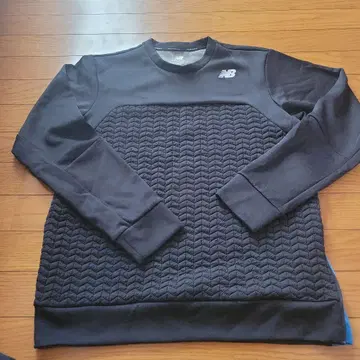 뉴발란스 퀼팅 맨투맨 L (일본 사이즈) 블랙