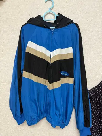 Candy stripper 나일론 자켓