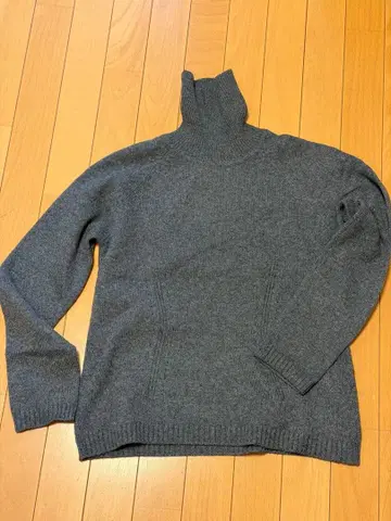 미디엄 그레이 터틀넥 캐시미어 니트 스웨터