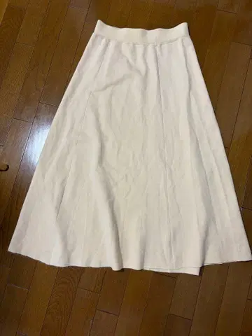 NOBLE 크림 니트 롱 스커트