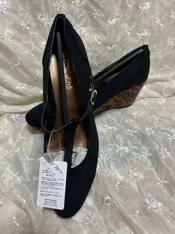 [새상품] 블랙 스웨이드 펌프스 레오파드 무늬 힐