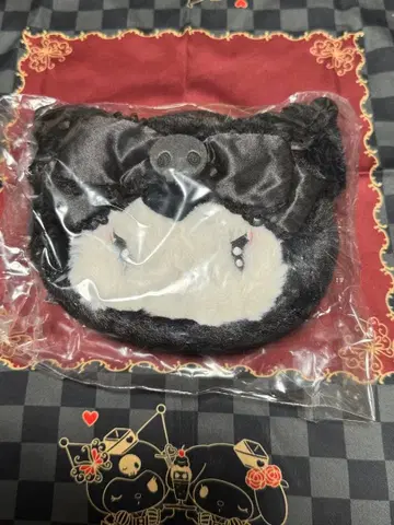 쿠로미 복슬복슬 페이스 파우치