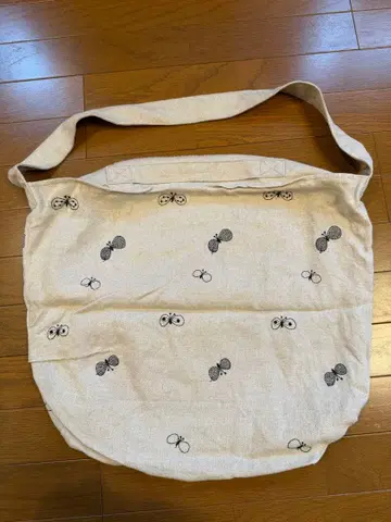 미나 페르호넨 바디백 나비 대