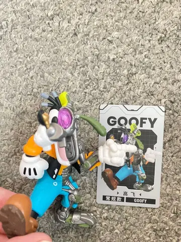 GOOFY 피규어 카드 포함