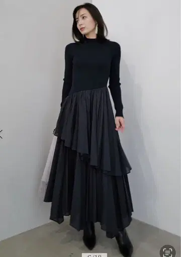 새상품 아뉴앙스 보트넥 불규칙 헴 도킹 니트 원피스