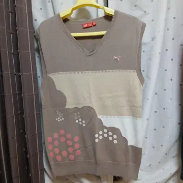 푸마 브라운 V넥 슬리브리스 베스트