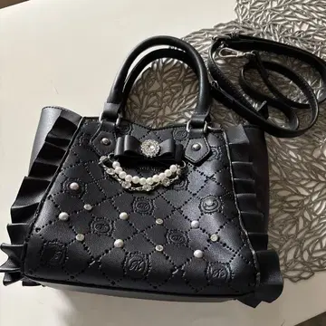 NOEMIE 프릴 장식 블랙 숄더백