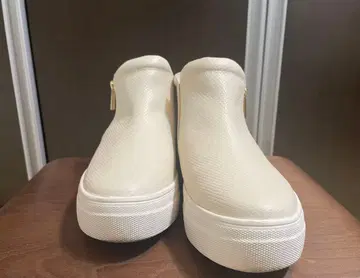 밴야드 스톰 Mazell 사이드 ZIP 인힐 스니커즈 38