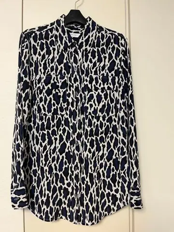 EQUIPMENT 레오파드 무늬 실크 셔츠