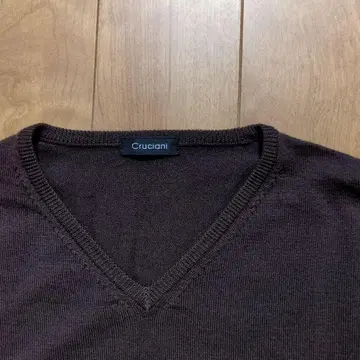 크루치아니 V넥 울 100% 니트