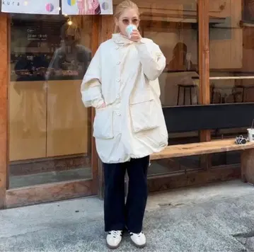 아이보리 모즈 코트 후드 부착 밀리터리