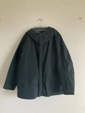 유니클로 U 블록 테크 후드티 블랙 L 사이즈