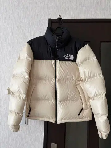 THE NORTH FACE 다운 자켓 화이트/블랙