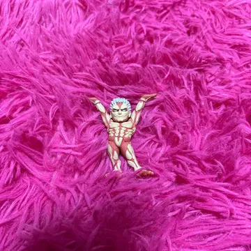 진격의 거인 갑옷 거인 펜 받침 가챠