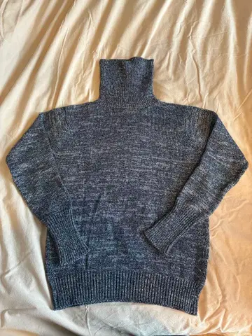 Corgi 터틀넥 코튼 니트