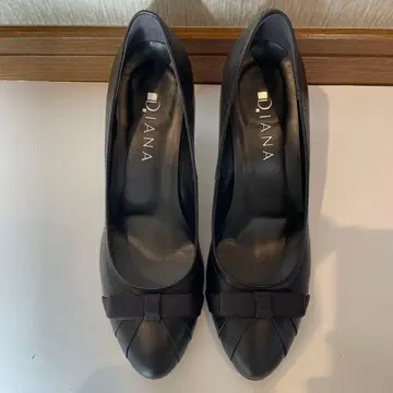 D.I.A.N.A. 블랙 리본 펌프스 힐 7cm