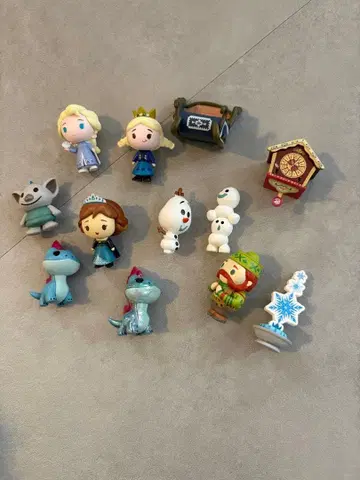 홍콩 디즈니 안나 피규어 세트 11개