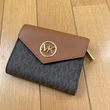 Michael Kors 브라운 접이식 지갑 새상품급