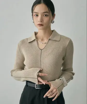 DFFUR. 카라 부착 라인 리브 니트