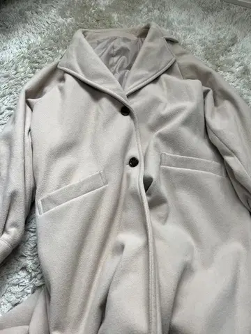 화이트 베이지 체스터 코트 L 사이즈