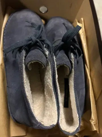 알뉴 볼드 네이비 스웨이드 어그 부츠 미사용