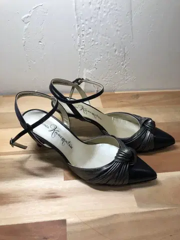 긴자 카네마츠 블랙 스틸레토 샌들