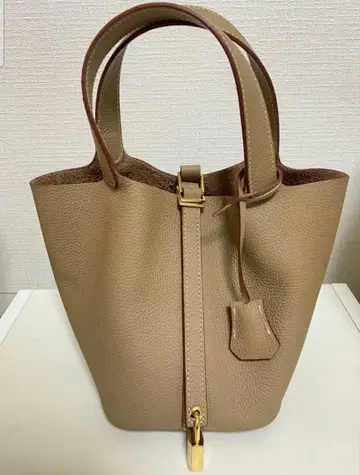 [ 새상품급 ] 가격 인하 밀레니엄 아트 가죽 버킷형 핸드백 그레이지