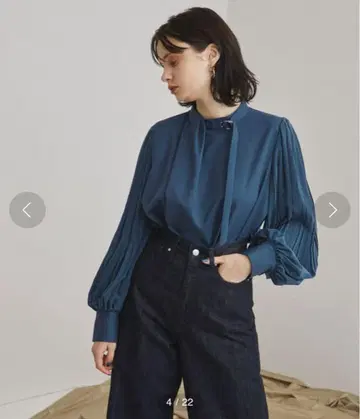 유나이티드 도쿄 소매 플리츠 윈저 블라우스