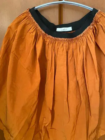 amherst 플레어 스커트 오렌지