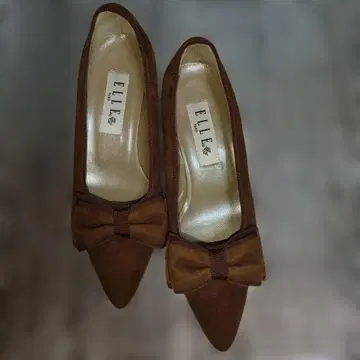 ELLE 브라운 리본 포함 펌프스 2