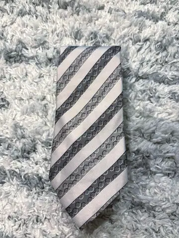 Giorgio Armani 스트라이프 넥타이
