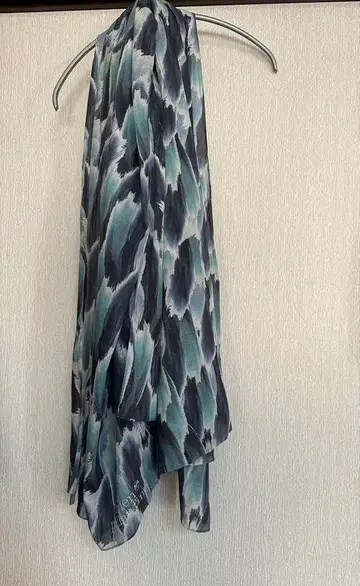 루시안 페라피네 스톨