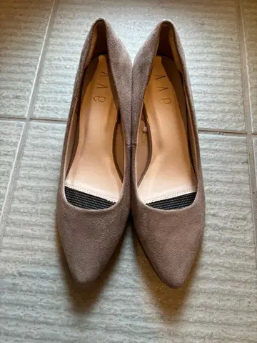 베이지 펌프스 새상품급