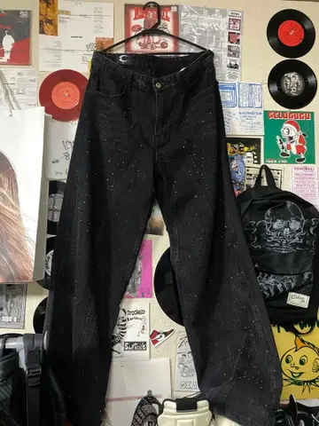 COZYWORLDWIDE CZ RHINESTONE WASHED JEANS