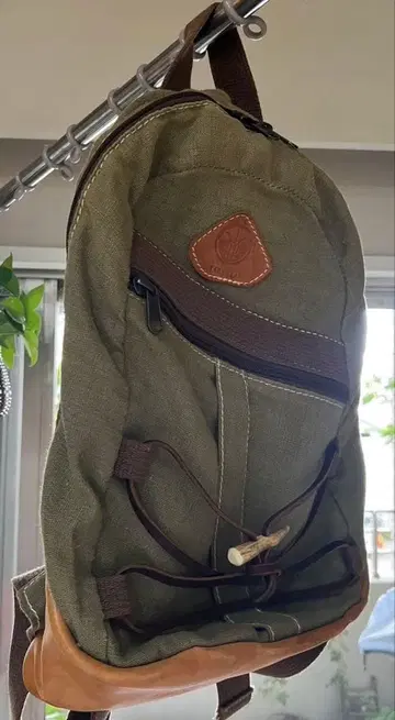 테라팩스 올리브 그린 캔버스 백팩