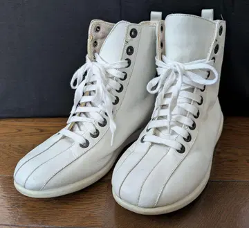 화이트 가죽 하이컷 스니커즈 유니온베이