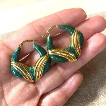 우노아레 750 귀걸이