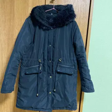 퍼 후드 블랙 다운 자켓