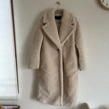 바나리파 무스탕 코트