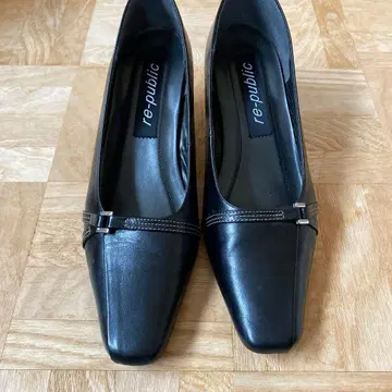 일본제 블랙 스틸레토 펌프스