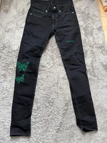 Members Only 블랙 데님 나비 자수