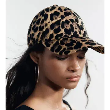 ZARA 애니멀 프린트 트윌 캡