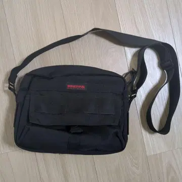 BRIEFING 블랙 MAG 숄더 S