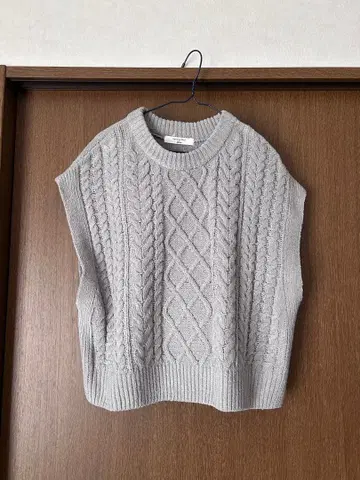 Samansa Mos2 그레이 케이블 니트 베스트