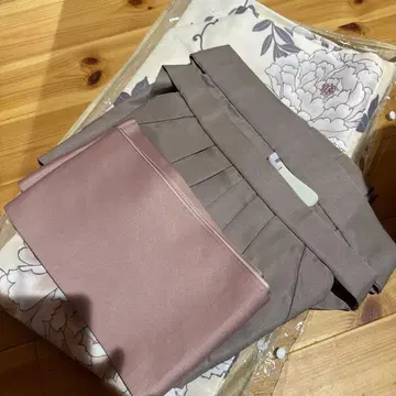 꽃무늬 기모노와 그레이 하카마 세트 M 사이즈