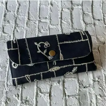 미나 페르호넨 원단 사용 핸드메이드 가든 패치워크 네이비 장지갑