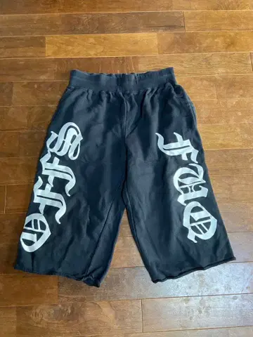 LABRAT 블랙 숏팬츠