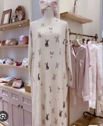 젤라또피케 토끼 모티브 원피스